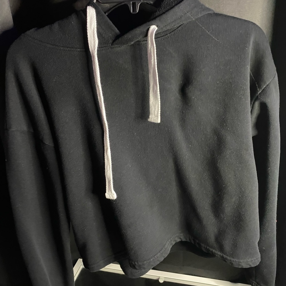 Black Cropped Hoodie With Foreign Letter